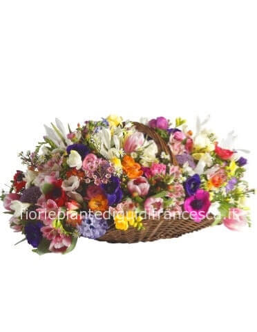 Cesto di fiori primaverili